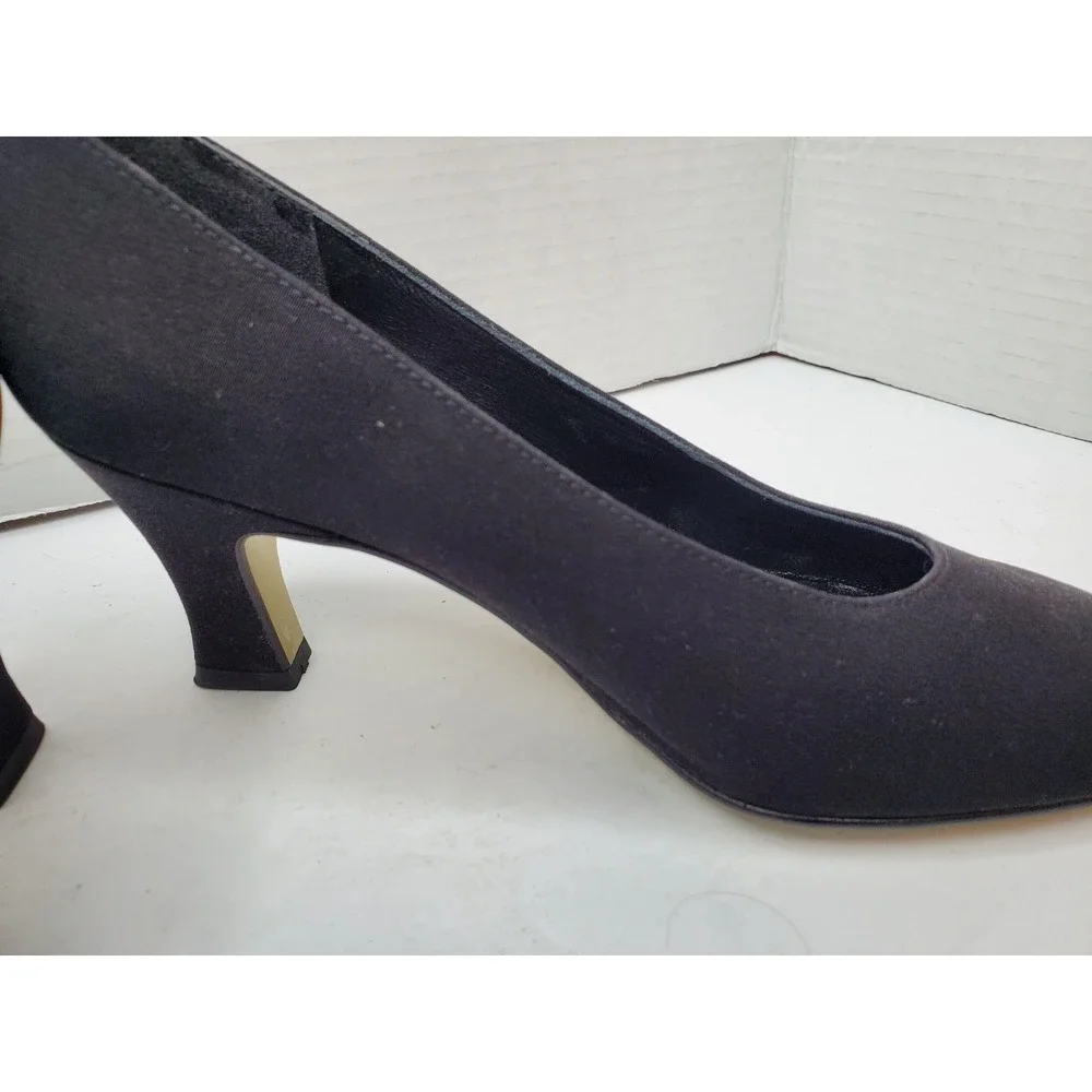 Bandolino Candy Womens Pump Dress Shoe Black Fabric &Leather 2-1/4 Heels Size 6M